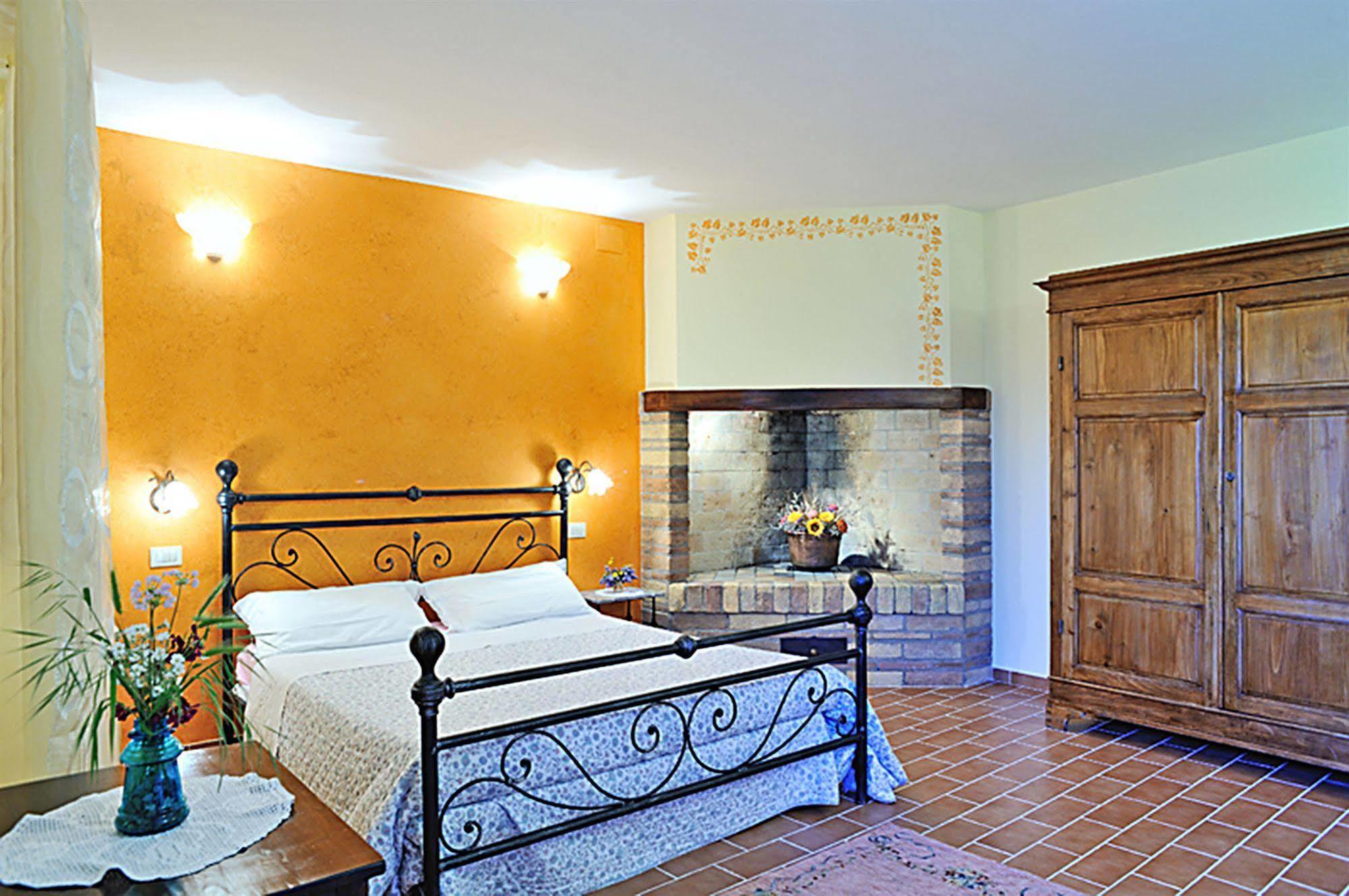 Agriturismo La Buca Di Bellugi San Quirico dʼOrcia Exterior foto