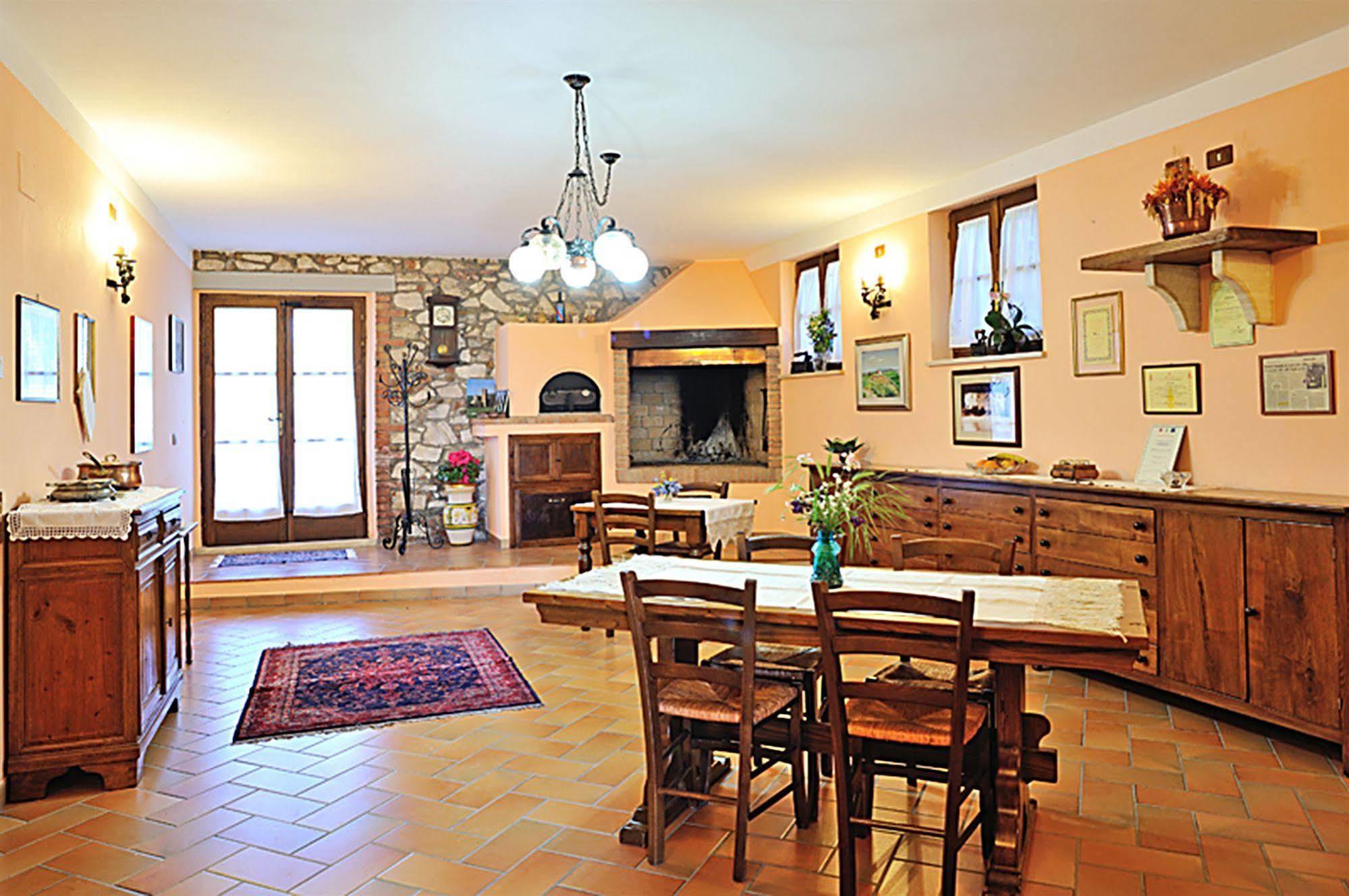 Agriturismo La Buca Di Bellugi San Quirico dʼOrcia Exterior foto